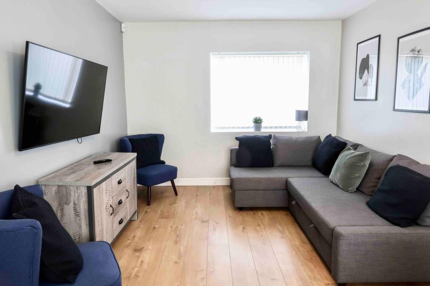 Comfortable And Convenient 3 Bedroom House With Parking Handsworth Esterno foto