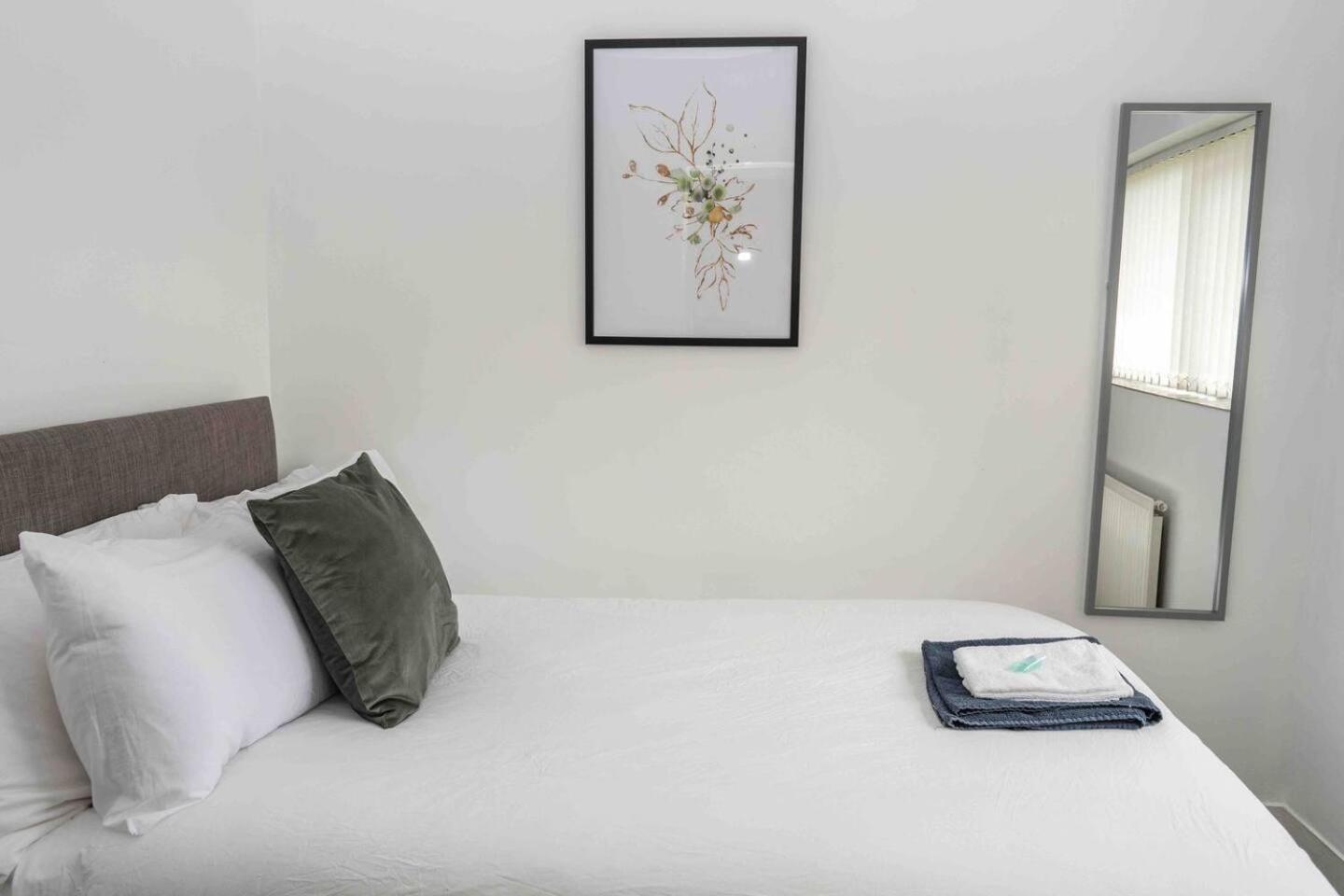 Comfortable And Convenient 3 Bedroom House With Parking Handsworth Esterno foto