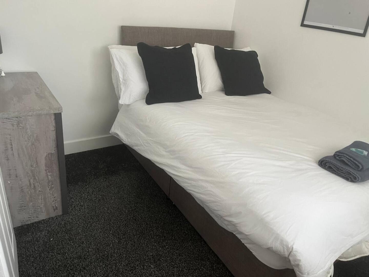 Comfortable And Convenient 3 Bedroom House With Parking Handsworth Esterno foto