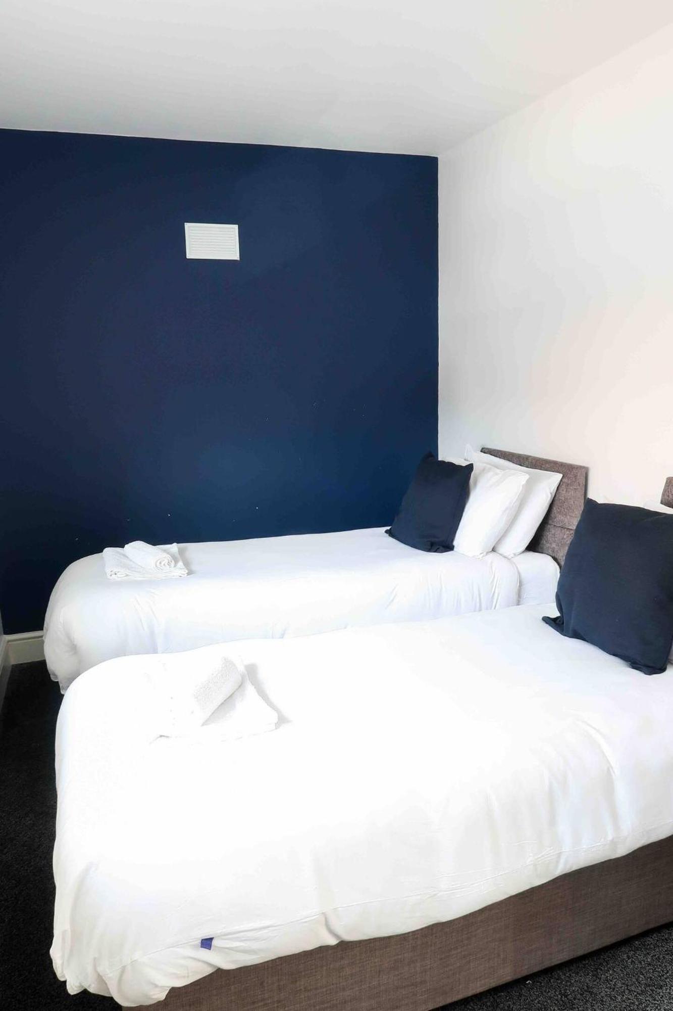 Comfortable And Convenient 3 Bedroom House With Parking Handsworth Esterno foto